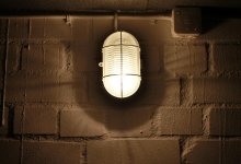 Мужчина держал 10 лет людей в подвале