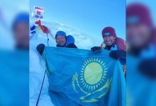 Флаг Казахстана водрузили на одной из самых опасных гор Гималаев