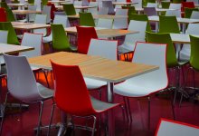 Личинки в еде или фейк? В Жетысу проверят школьную столовую после спорного видео