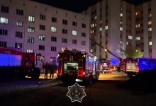 Около 30 человек эвакуировали из горящего дома в Кокшетау (ВИДЕО)