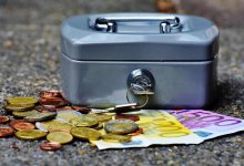 Как изменились курсы валют после выходных в Казахстане