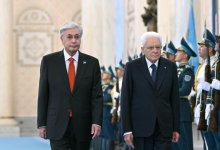 Президента Италии торжественно встретили в Акорде