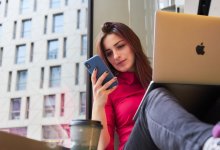 "Не работайте там, где спите": психолог о рисках удаленки