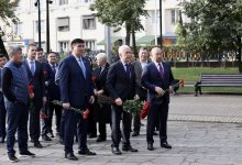 Делегаты AMANAT посетили памятник Абая в Москве