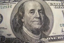 За сколько продают доллары в обменниках 1 октября