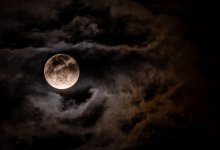 Пик Абая и Луна соединились в видео алматинского фотографа (ВИДЕО)