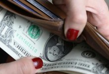 За сколько продают доллары в обменниках 7 октября