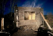 Мужчина поджег дом с сожительницей и тремя детьми