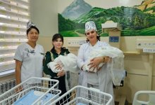 Сиамских близнецов разделили через 9 часов после рождения