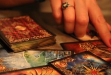 Женщина обвинила ясновидящую в увольнении и разводе