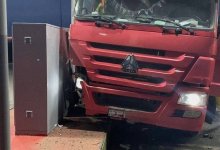 Водитель грузовика протаранил шлагбаум на трассе Астана – Щучинск