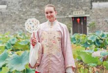 Рыбакина стала героиней фотосессии в Китае