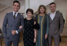 Диас Аблаев показал фото с Али Окаповым и их знаменитыми матерями