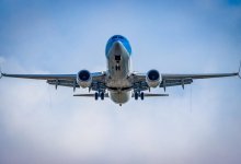 У самолета на высоте более 10 тыс. метров лопнуло лобовое стекло