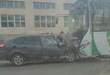 Автомобиль влетел в автобус в Петропавловске