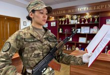 Алуа Балкибекова, двукратная чемпионка мира по боксу, приняла военную присягу