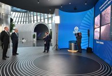 Токаев и Алиев посетили Международный центр искусственного интеллекта