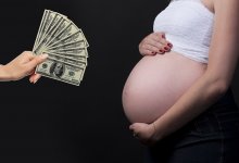 Женщине отказали в суррогатном материнстве: дело дошло до суда