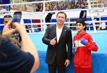 Геннадий Головкин стал звездой в тренировочном центре Бахрейна