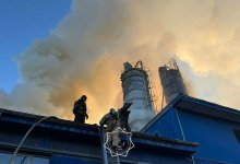 Пожар в хозкорпусе тушат по повышенному рангу в Астане (ВИДЕО)