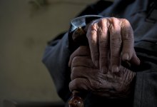 Внук обезглавил бабушку серпом после ссоры