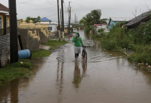 "Укрыться и молиться": самый мощный ураган 2025 года угрожает миллионам жителей Карибского региона (ВИДЕО)