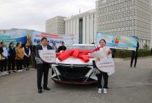 Чемпионке мира Шугыле Умирбек подарили авто в Туркестанской области