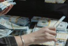 Курсы валют на 2 ноября: обменники в Алматы и Астане переписали ценники