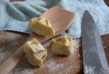 Невестка приготовила манты из свекрови - заявление властей Узбекистана