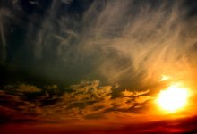 Сильные вспышки возобновились на Солнце после двухнедельного перерыва