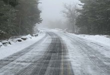 Движение грузовиков ограничили на одной из трасс в ВКО