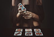 “Битва экстрасенсов” в Алматы? В сети обсуждают загадочное шоу