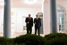 Токаев и Трамп с крыльца Белого дома осмотрели строительство бального зала