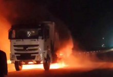 Фура загорелась на ходу на трассе в области Абай