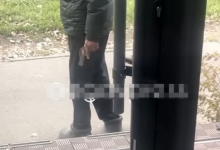 Мужчина с пистолетом преследовал девушку в Алматы (ВИДЕО)