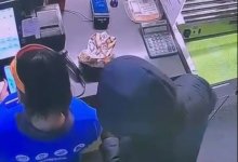 Мужчина с ножом угрожал кассиру на автозаправке Актау