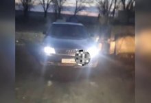 Лишенного прав водителя на авто с поддельными номерами задержали в Карагандинской области