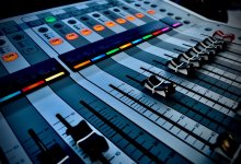 Казахстанский музыкант завоевывает интернет с помощью Silk Way Star