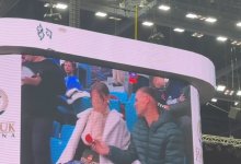 "Она сказала: Да!": на хоккейном матче девушке сделали предложение в Астане