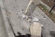 Женщина за рулем врезалась в электроопору в Талдыкоргане (ВИДЕО)