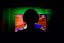 13-летняя девочка повторила сюжет из Roblox и зарезала мать