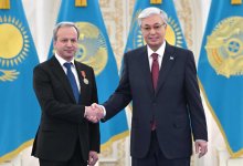 Токаев наградил Аркадия Дворковича орденом “Достық”