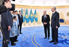 Юные чемпионы мира по шахматам встретились с президентом Казахстана