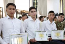 Отслужившие казахстанцы получили тысячи грантов на обучение