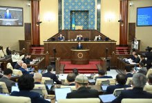 В первый раз предупреждение – Мажилис одобрил поправки об ответственности за сокрытие лица