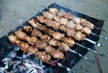 Шашлычная с летучими мышами работала в одном из районов Алматы