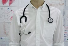 Из-за редкого недуга британца тошнит до 60 раз в день