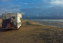 Россиян унесло в море вместе с автодомом в Турции