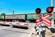 Поезд едва не столкнулся с легковушкой в Акмолинской области