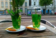 Сотрудники кафе перекрыли зебру ради рекламы в Алматы